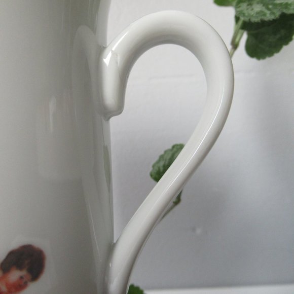 Porcelain Mug Norman Rockwell Collection "The Cobbler" by Norman Rockwell Museum - Picture 4 of 14